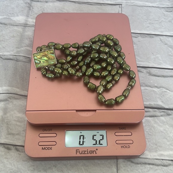 3 Strand vintage pearl green necklace STUNNING! - Picture 10 of 10